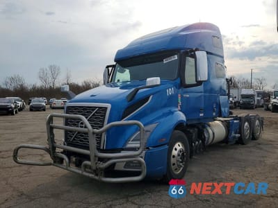 Drugie zdjęcie samochodu z przodu: 2021 VOLVO VNL SEMI TRUCK VIN:4V4NC9EH1MN269539 - miniatura