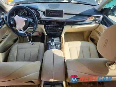 Zdjęcie 8 z 13 samochodu: 2015 BMW X5 SDRIVE35I VIN:5UXKR2C58F0H39631 - miniatura