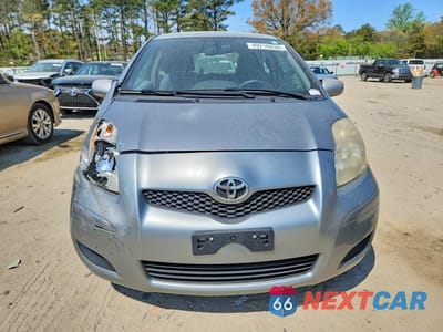 Piąte zdjęcie samochodu w środku: 2009 TOYOTA YARIS BASE VIN:JTDJT903895258437 - miniatura