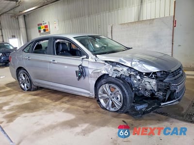 Czwarte zdjęcie samochodu z boku: 2024 VOLKSWAGEN JETTA SE VIN:3VWEM7BU8RM051224 - miniatura