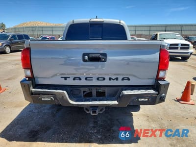 Zdjęcie 6 z 12 samochodu: 2018 TOYOTA TACOMA TRD OFF-ROAD VIN:3TMCZ5AN2JM184642 - miniatura