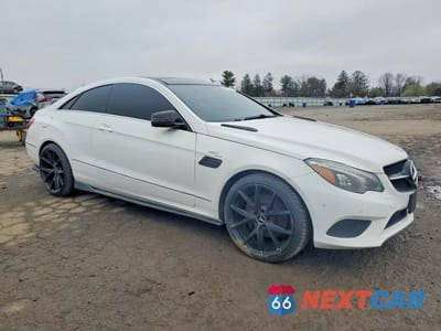 Czwarte zdjęcie samochodu z boku: 2015 MERCEDES-BENZ E 400 4MATIC VIN:WDDKJ6HB4FF294478 - miniatura