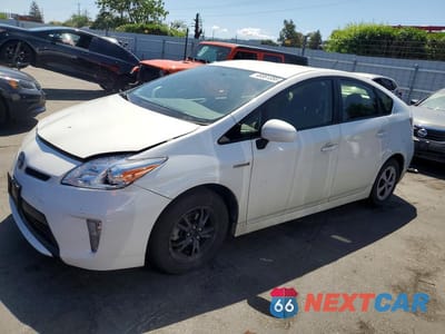 2015 TOYOTA PRIUS THREE JTDKN3DU2F1931921 - główne zdjęcie licytacji z USA - miniatura