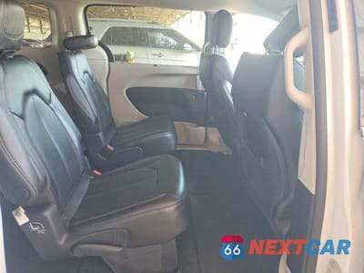 Zdjęcie 11 z 13 samochodu: 2024 CHRYSLER PACIFICA TOURING L VIN:2C4RC1BG3RR112809 - miniatura