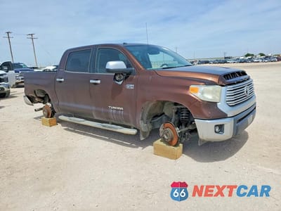 Czwarte zdjęcie samochodu z boku: 2016 TOYOTA TUNDRA CREWMAX LIMITED VIN:5TFFW5F19GX206280 - miniatura