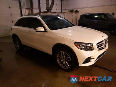 Czwarte zdjęcie samochodu z boku: 2017 MERCEDES-BENZ GLC 300 4MATIC VIN:WDC0G4KB1HF199595 - miniatura