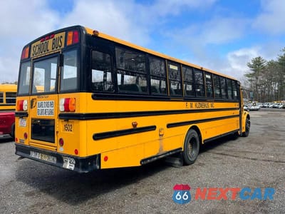 Czwarte zdjęcie samochodu z boku: 2015 FREIGHTLINER CHASSIS B2B VIN:4UZABRDU7FCGJ8499 - miniatura