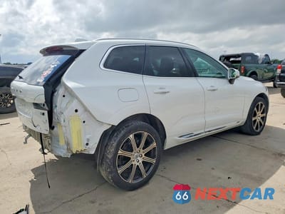Trzecie zdjęcie samochodu z tyłu: 2021 VOLVO XC60 T5 INSCRIPTION VIN:YV4102RL4M1701408 - miniatura