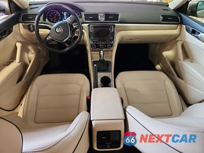 Zdjęcie 8 z 12 samochodu: 2016 VOLKSWAGEN PASSAT SE VIN:1VWBT7A32GC047974 - miniatura