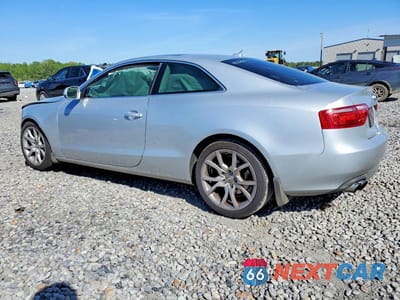 Drugie zdjęcie samochodu z przodu: 2010 AUDI A5 PREMIUM VIN:WAUCFAFR8AA046630 - miniatura