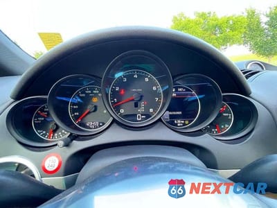 Zdjęcie 8 z 10 samochodu: 2016 PORSCHE CAYENNE VIN:WP1AA2A28GKA36464 - miniatura