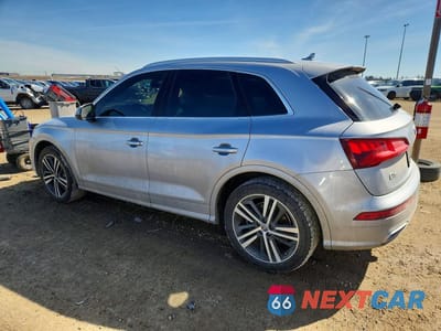Drugie zdjęcie samochodu z przodu: 2020 AUDI Q5 TITANIUM PRESTIGE VIN:WA1FNAFY0L2083608 - miniatura
