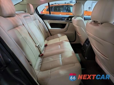 Zdjęcie 10 z 12 samochodu: 2016 LINCOLN MKS VIN:1LNHL9FT2GG602377 - miniatura