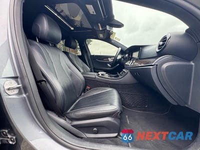 Zdjęcie 11 z 14 samochodu: 2017 MERCEDES-BENZ E 300 4MATIC VIN:WDDZF4KBXHA066742 - miniatura