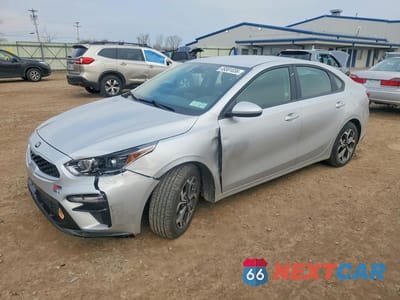 2021 KIA FORTE LXS 3KPF24AD8ME333184 - główne zdjęcie licytacji z USA - miniatura