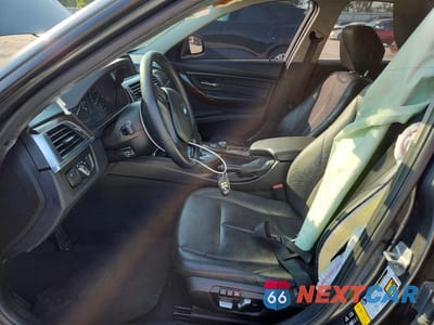 Zdjęcie 7 z 12 samochodu: 2016 BMW 320 XI VIN:WBA8E5G56GNU22111 - miniatura
