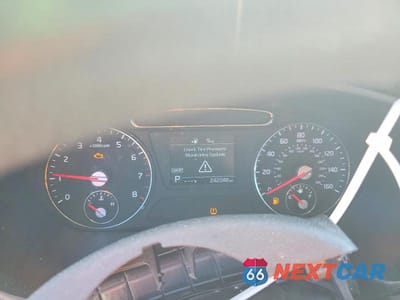 Zdjęcie 9 z 12 samochodu: 2019 KIA SORENTO LX V6 VIN:5XYPG4A53KG566503 - miniatura