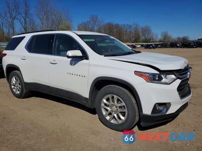 Czwarte zdjęcie samochodu z boku: 2020 CHEVROLET TRAVERSE LT VIN:1GNERGKW9LJ158428 - miniatura