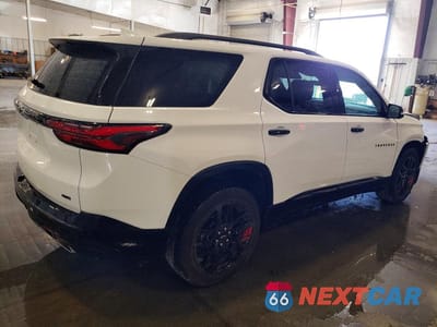 Trzecie zdjęcie samochodu z tyłu: 2023 CHEVROLET TRAVERSE PREMIER VIN:1GNEVKKW3PJ277337 - miniatura