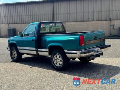 Trzecie zdjęcie samochodu z tyłu: 2005 GMC SIERRA VIN:1GTEK14HX52508769 - miniatura