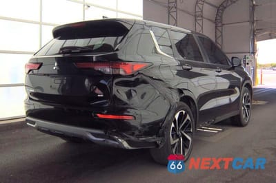 Czwarte zdjęcie samochodu z boku: 2023 MITSUBISHI OUTLANDER SE VIN:JA4J3UA80PZ047228 - miniatura