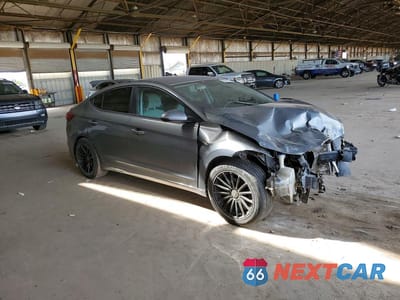 Czwarte zdjęcie samochodu z boku: 2017 HYUNDAI ELANTRA SE VIN:KMHD74LF3HU151578 - miniatura