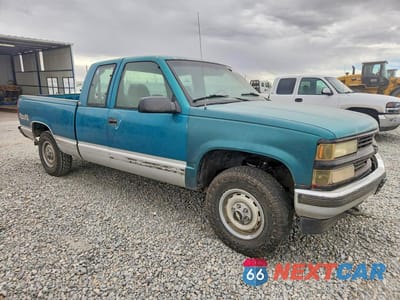 Czwarte zdjęcie samochodu z boku: 1995 CHEV GMT-400 K1500 VIN:2GCEK19K4S1111720 - miniatura