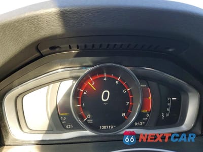 Zdjęcie 9 z 12 samochodu: 2017 VOLVO S60 DYNAMIC VIN:YV140MTL1H2424490 - miniatura