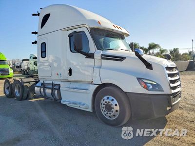 2020 FREIGHTLINER CASCADIA 126 SEMI TRUCK 3AKJHHDR2LSLR1480 - główne zdjęcie licytacji z USA - miniatura