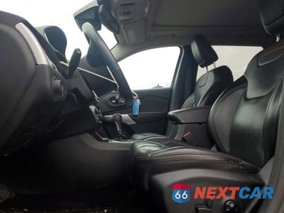 Zdjęcie 7 z 13 samochodu: 2018 JEEP CHEROKEE TRAILHAWK VIN:1C4PJMBX8JD501614 - miniatura