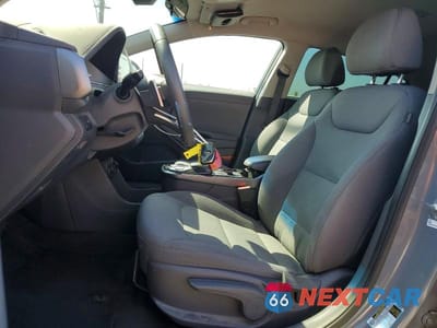 Zdjęcie 7 z 12 samochodu: 2021 HYUNDAI IONIQ ELECTRIC SE VIN:KMHC75LJ3MU081998 - miniatura