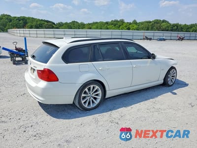 Trzecie zdjęcie samochodu z tyłu: 2011 BMW 328 I VIN:WBAUT9C50BA191546 - miniatura