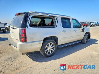 Trzecie zdjęcie samochodu z tyłu: 2013 GMC YUKON XL DENALI VIN:1GKS2MEF5DR308259 - miniatura