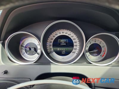 Zdjęcie 9 z 13 samochodu: 2014 MERCEDES-BENZ C 250 VIN:WDDGF4HBXER315777 - miniatura