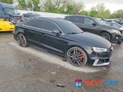 Czwarte zdjęcie samochodu z boku: 2018 AUDI S3 PREMIUM PLUS VIN:WAUB1GFFXJ1011865 - miniatura