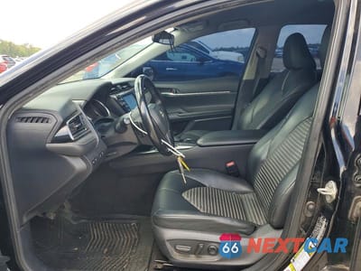 Zdjęcie 8 z 13 samochodu: 2019 TOYOTA CAMRY SE VIN:4T1B11HK3KU232164 - miniatura