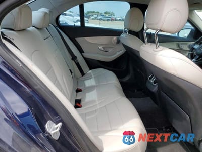 Zdjęcie 10 z 12 samochodu: 2015 MERCEDES-BENZ C 300 VIN:55SWF4JB0FU081560 - miniatura