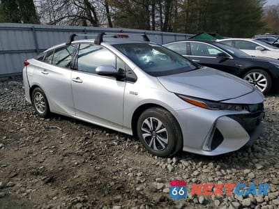 Czwarte zdjęcie samochodu z boku: 2017 TOYOTA PRIUS PRIME PLUS VIN:JTDKARFP8H3040044 - miniatura