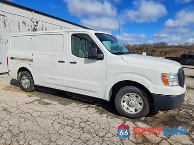 Czwarte zdjęcie samochodu z boku: 2018 NISSAN NV 2500 UTILITY / SERVICE VAN VIN:1N6BF0KY7JN806204 - miniatura