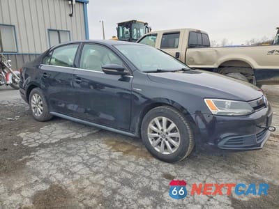 Czwarte zdjęcie samochodu z boku: 2013 VOLKSWAGEN JETTA HYBRID VIN:3VW637AJ9DM284990 - miniatura