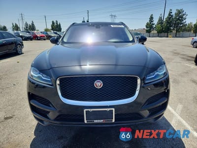 Piąte zdjęcie samochodu w środku: 2018 JAGUAR F-PACE PRESTIGE VIN:SADCK2FX7JA351284 - miniatura