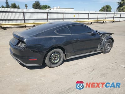 Trzecie zdjęcie samochodu z tyłu: 2018 FORD MUSTANG VIN:1FA6P8TH7J5130048 - miniatura