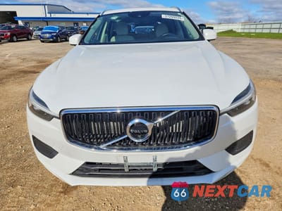 Piąte zdjęcie samochodu w środku: 2021 VOLVO XC60 T6 MOMENTUM VIN:YV4A22RK3M1777252 - miniatura