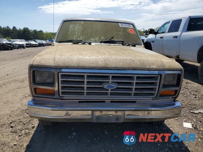 Piąte zdjęcie samochodu w środku: 1985 FORD F150 VIN:1FTDF15Y4FNA40999 - miniatura