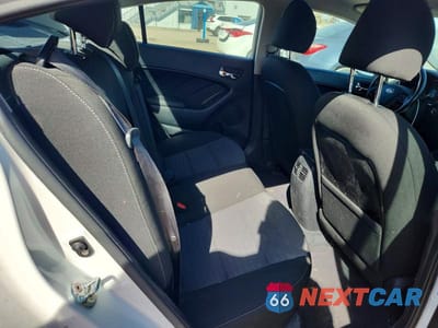 Zdjęcie 10 z 13 samochodu: 2017 KIA FORTE EX VIN:3KPFL4A8XHE073778 - miniatura