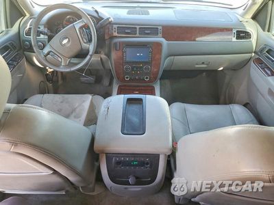 Zdjęcie 8 z 13 samochodu: 2011 CHEVROLET TAHOE K1500 LTZ VIN:1GNSKCE07BR172352 - miniatura