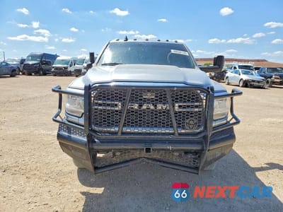 Piąte zdjęcie samochodu w środku: 2019 RAM 3500 TRADESMAN VIN:3C63RRGL4KG707504 - miniatura