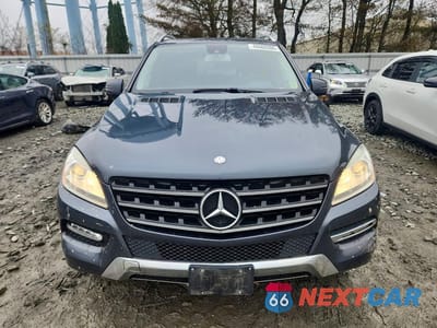 Piąte zdjęcie samochodu w środku: 2014 MERCEDES-BENZ ML 350 4MATIC VIN:4JGDA5HB5EA361643 - miniatura