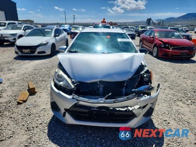 Piąte zdjęcie samochodu w środku: 2016 TOYOTA PRIUS C TWO VIN:JTDKDTB36G1138572 - miniatura