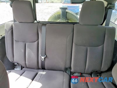 Zdjęcie 10 z 13 samochodu: 2013 JEEP WRANGLER UNLIMITED SPORT VIN:1C4HJWDG4DL553961 - miniatura